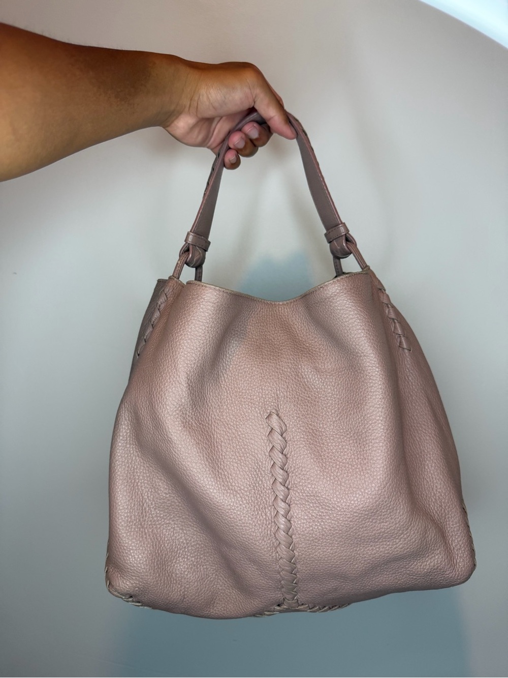 Bottega Veneta Open Hobo Cervo with Intrecciato Detail
Medium Pink